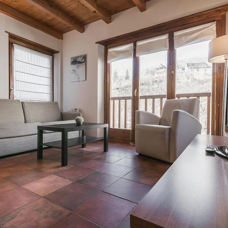 Apartamentos Snoe Mont Romies Unhola Salardu Exterior photo