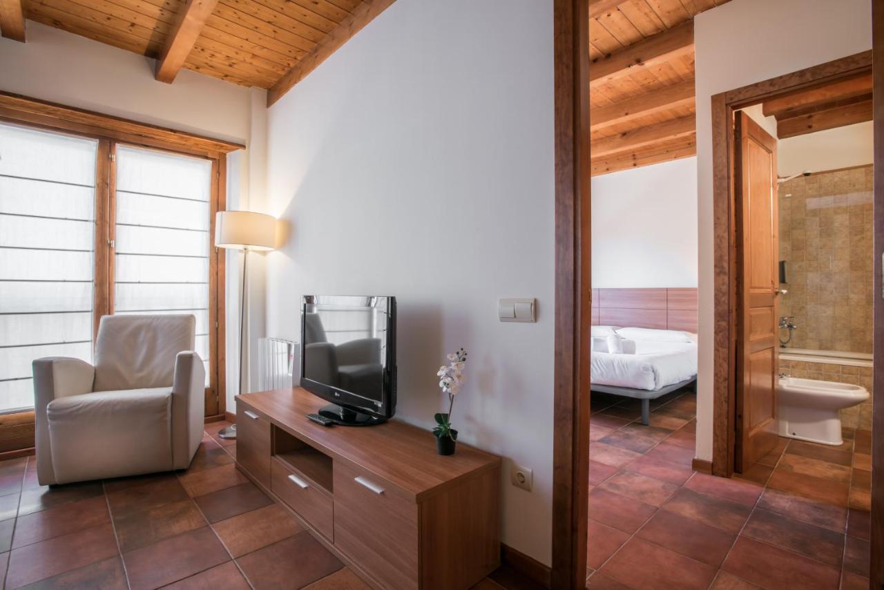 Apartamentos Snoe Mont Romies Unhola Salardu Exterior photo