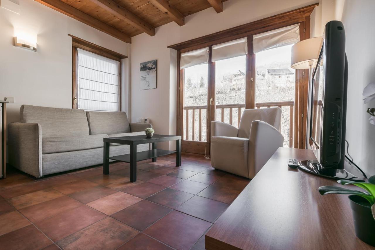 Apartamentos Snoe Mont Romies Unhola Salardu Exterior photo