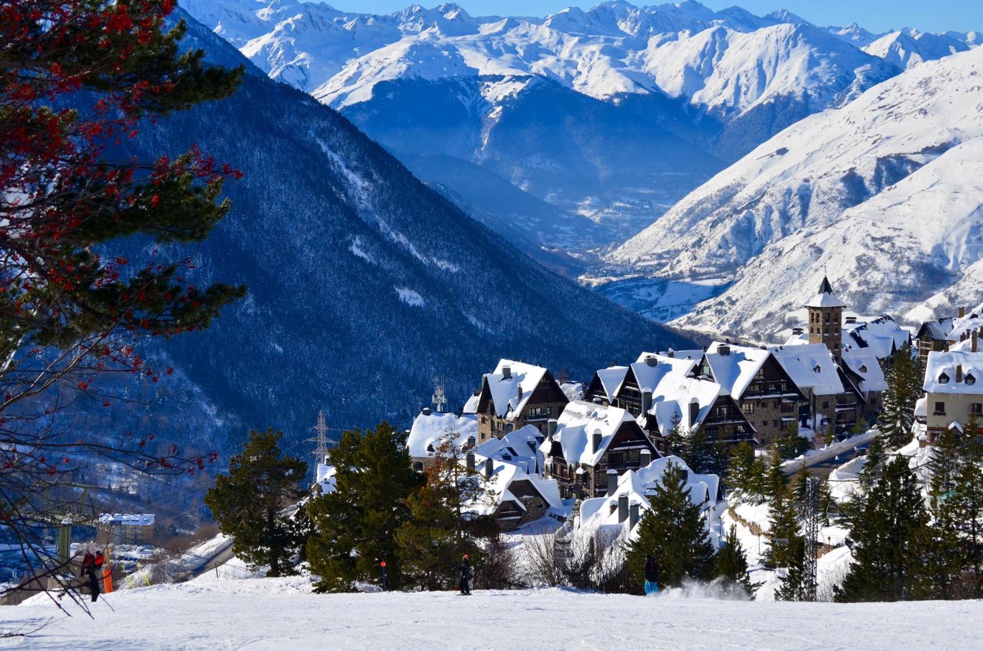 Apartamentos Snoe Mont Romies Unhola Salardu Exterior photo
