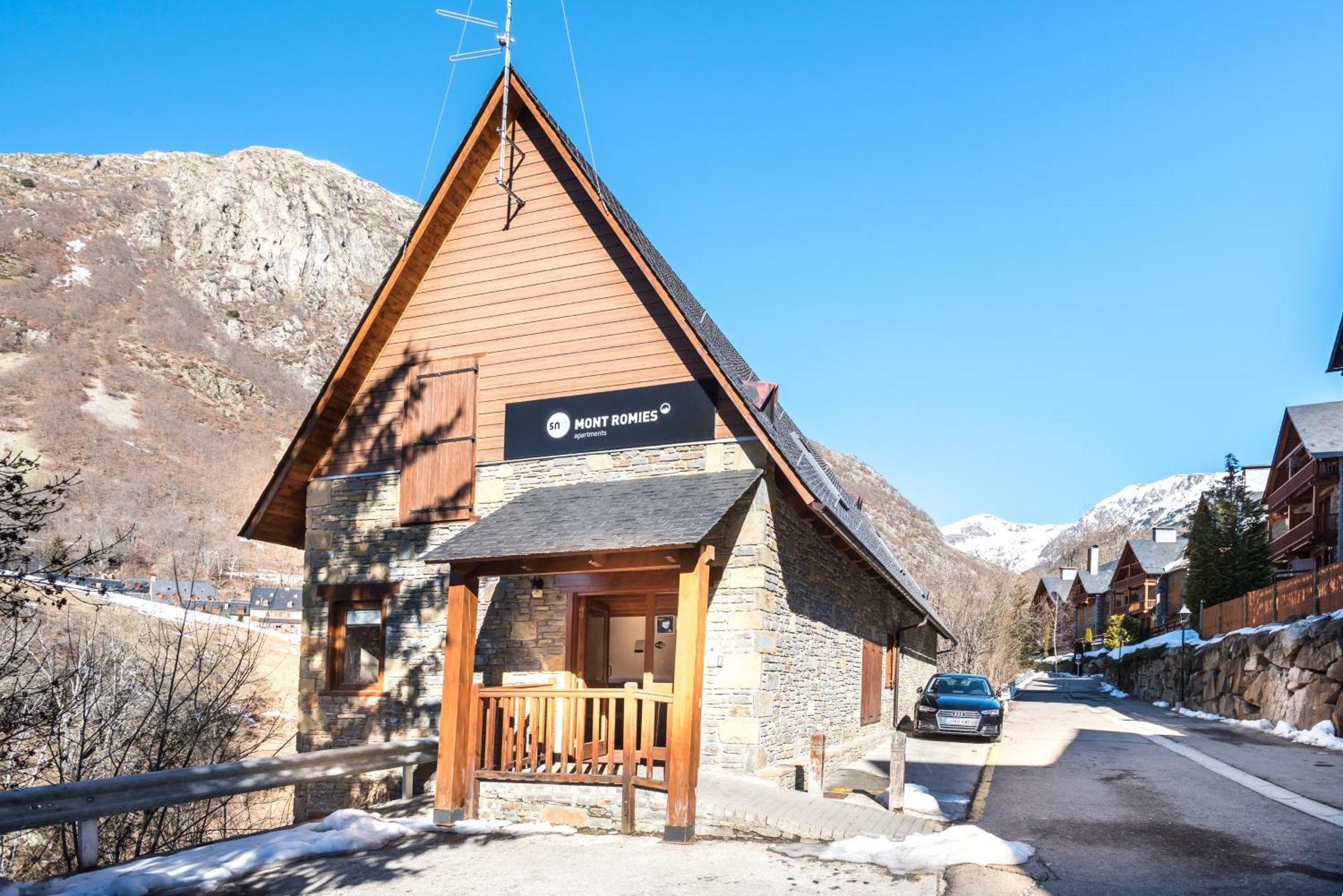 Apartamentos Snoe Mont Romies Unhola Salardu Exterior photo